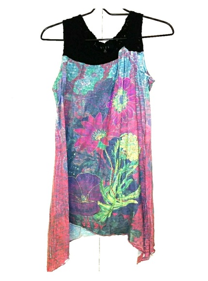 BLUE Tops - 5/$25 BLEU Floral Tank